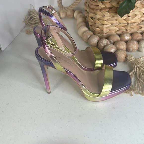 BCBGENERATION
Women's Cadence Metallic Sandals In Ombre Sz 7 - Picture 7 of 12